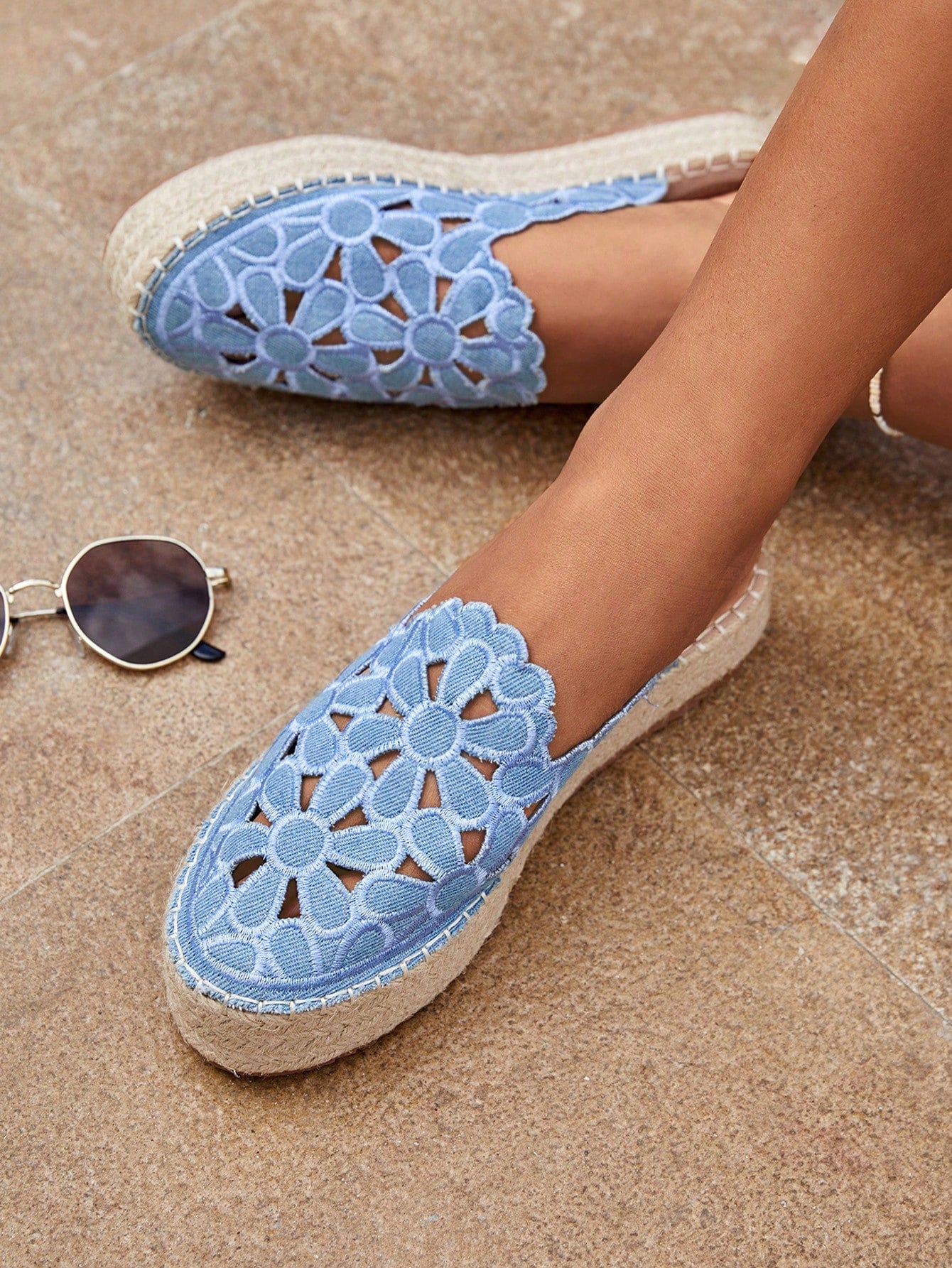 Woman Floral Embroidered Espadrille Flat Vacation Summer Blue Fabric Flat Shoes For Spring And Summer